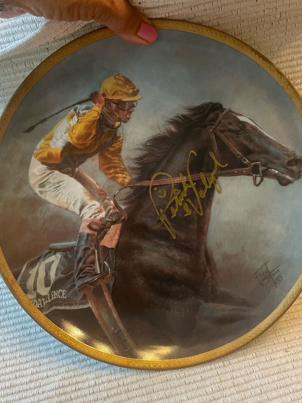 SUNDAY SILENCE COLLECTIBLE PLATE SIGNED BY ARTIST AND JOCKEY